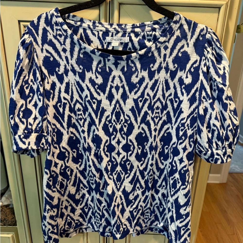 Chico’s blue print top size 3 (16/18) xl
